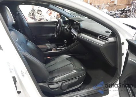 2022 Kia K5 Gt-Line z USA, uszkodzony, nr VIN 5XXG64J27NG091794